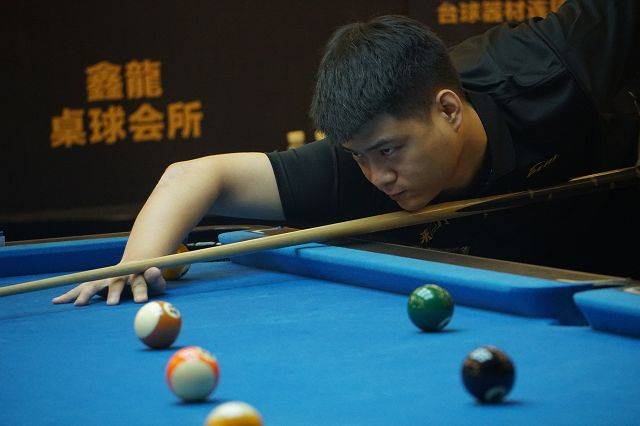 克尔费尔德：成为首位单场对诺伊尔打进两个点球的人？太棒了